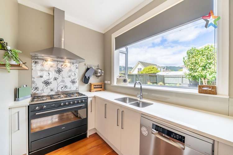 50 Kebbell Grove Epuni_6