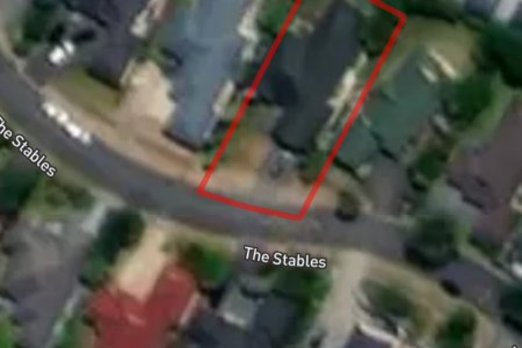 4 The Stables_0