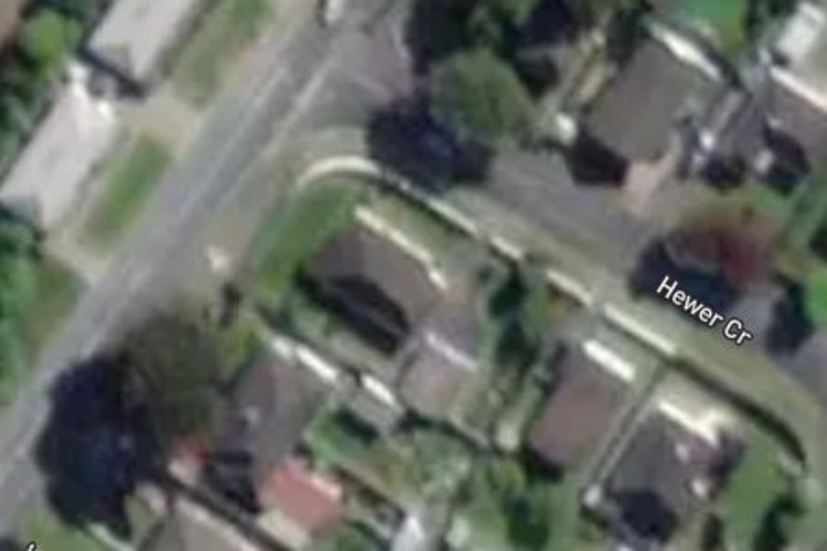 111 Hewer Crescent_0