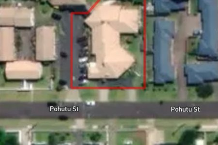 2/52 Pohutu Street_0