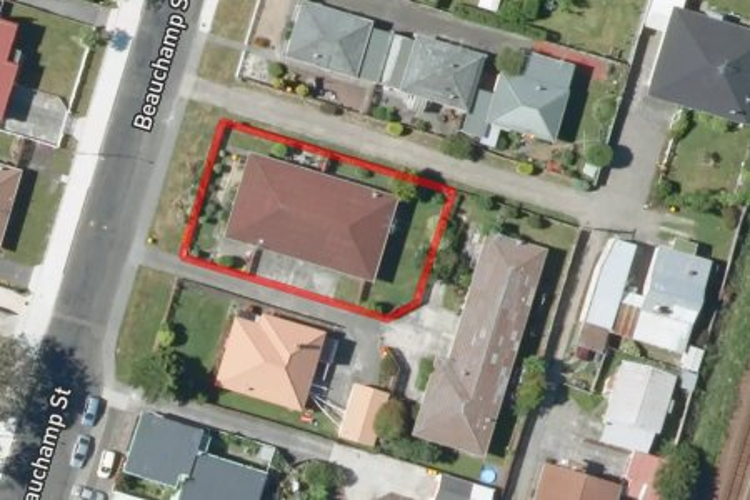 2/10 Beauchamp Street_0