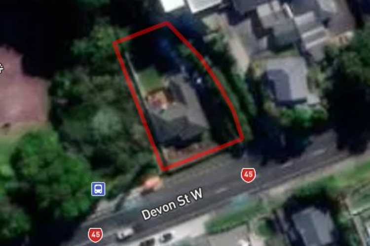 384 Devon Street West_0