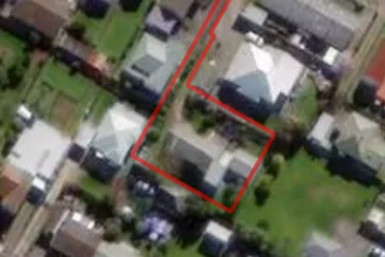 556b Queen Street East_0