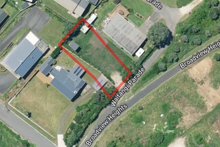 1a Waitangi Parade_0