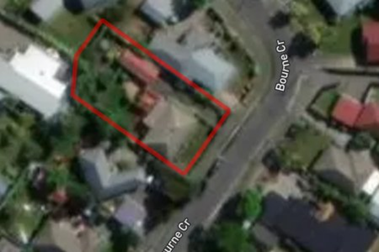 44 Bourne Crescent_0