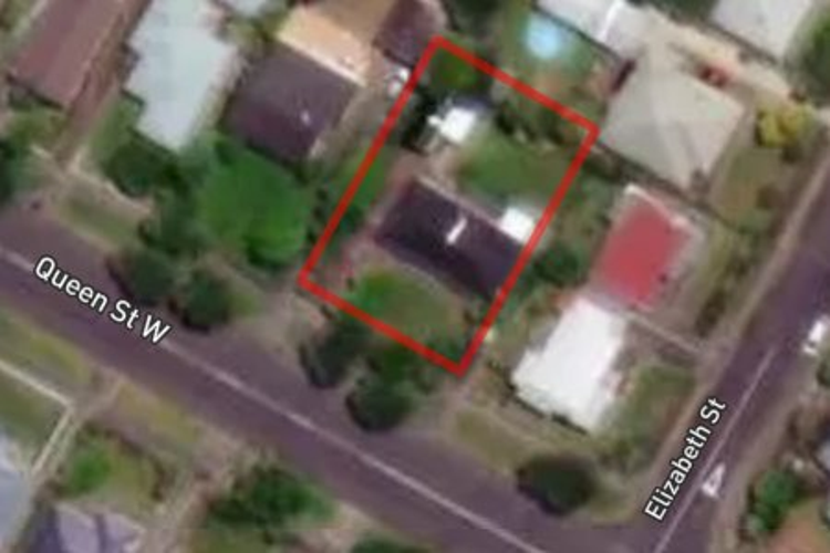 94 Queen Street West_0