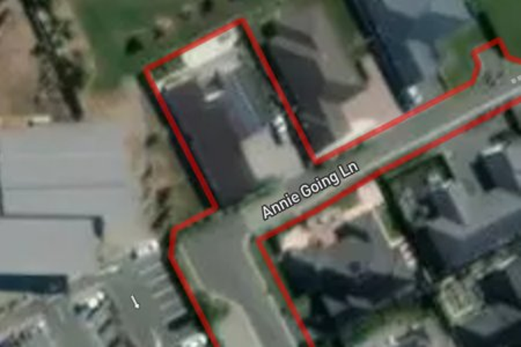 7 Annie Going Lane_0