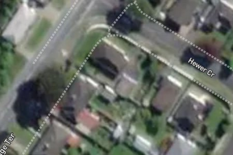 111 Hewer Crescent_0