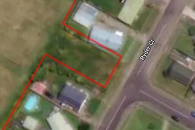 102 Ryder Crescent_0