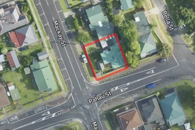 700 Mackay Street_0