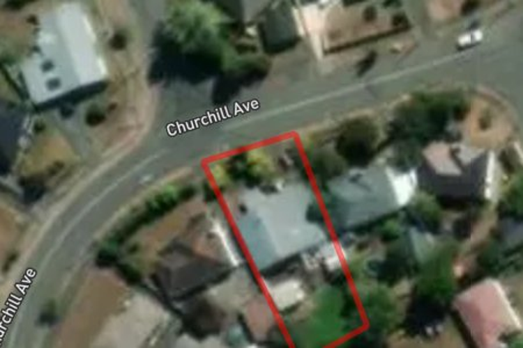 7 Churchill Avenue_0